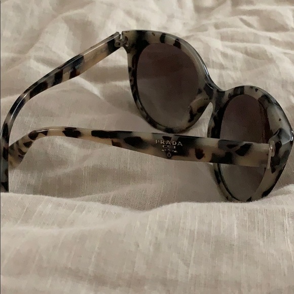 Authentic Prada sunglasses - Picture 2 of 4